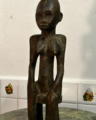 Scultura africana antica in legno