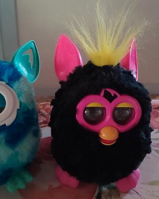 Furby fuzionanti