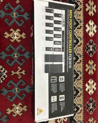 Pedaliera midi BEHRINGER FCB1010