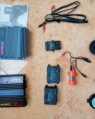 Impianto amplificazione audio per auto