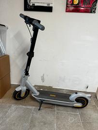 Monopattino elettrico segway ninebot g30
