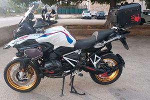 bmw gs 1250 S.P.E.T.T.A.C.O.L.O. leggi tutto