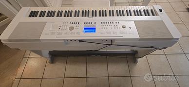 Yamaha DGX-650 Pianoforte Digitale 88 tasti 