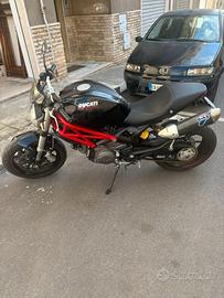 DUCATI MONSTER 796