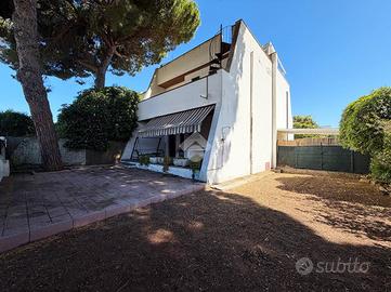 VILLA A SCHIERA A MONTALTO DI CASTRO
