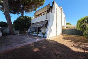 VILLA A SCHIERA A MONTALTO DI CASTRO