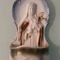 Antica acquasantiera