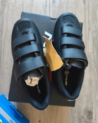 scarpe MTB 36 e pedali con attacchi 