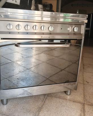 Cucina in acciaio Ariston