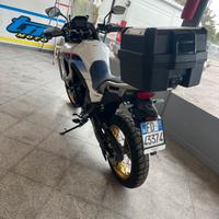 Honda Transalp 750 accessoriata