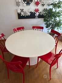 Tavolo Tulip rotondo piano laminato