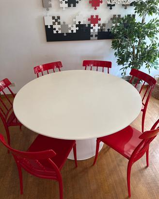 Tavolo Tulip rotondo piano laminato