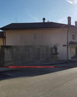 Immobile in asta di 215 m² con 4 locali e box auto