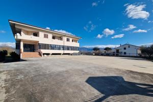 Privato affitta locale commerciale a Limatola