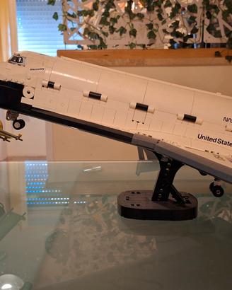 Space Shuttle Discovery e telescopio Hubble