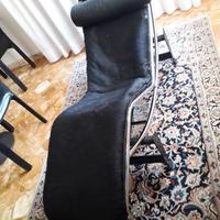 chaise longue tipo Le Corbusier
