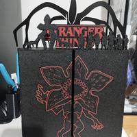 espositore stranger things Kinder joi 