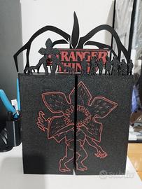 espositore stranger things Kinder joi 