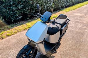 Scooter elettrico WOW 775 - Passaggio compreso