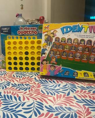 Giochi di tavolo Identikit e forza quattro