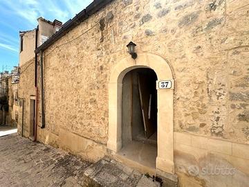 CASA SINGOLA indipendente ragusa ibla