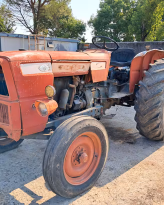 Trattore OM 615 ricambi usati