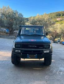 Toyota land cruiser lj70