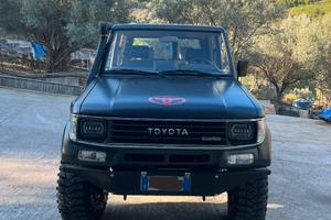 Toyota land cruiser lj70