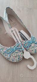 Scarpe ballerine vintage romantiche a fiori