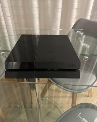 PlayStation 4 500GB CUH-1116A + 2 joystick