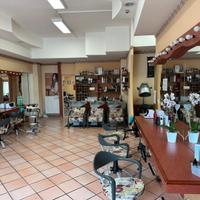 3 Locali tot 250 mq + Attività di parrucchiera