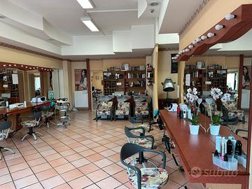 3 Locali tot 250 mq + Attività di parrucchiera