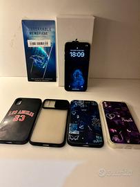 iPhone X 256GB + 4 cover + vetro nuovo