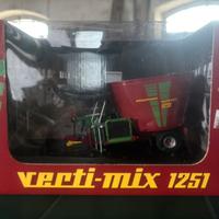 modellino carro miscelatore