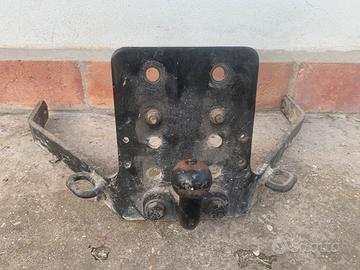 Land Rover Defender 110 Gancio di Traino