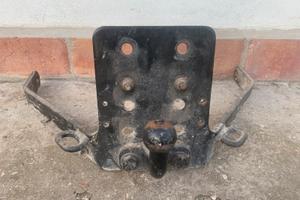 Land Rover Defender 110 Gancio di Traino