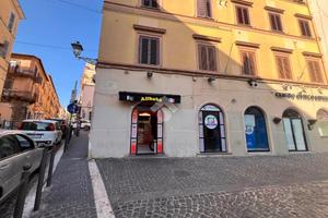 NEGOZIO A ALBANO LAZIALE