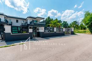 Villa di 243 m² con 5 locali e box auto doppio a L