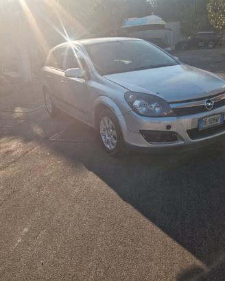 Opel Astra 1.4 16V Twinport 5 porte Enjoy