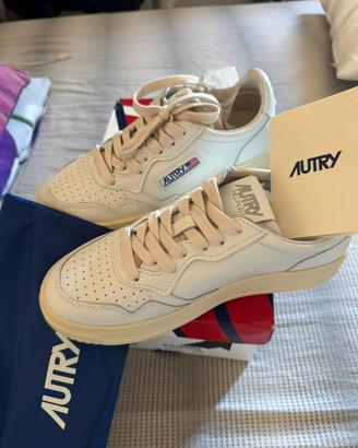 autry nuove mai indossate per numero errato 