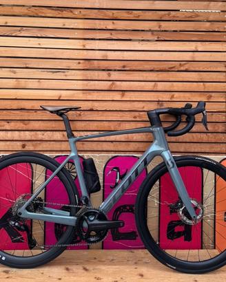 Scott Addict eRIDE 10 mis.L 2025
