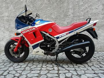 Honda VF 500 - 1985