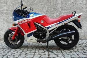 Honda VF 500 - 1985