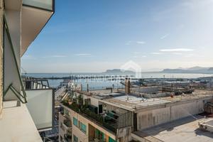 5 vani 160 mq, 11° piano vista mare via E. Amari -