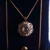 Ciondolo anni 40 con rose coronè scelte