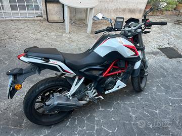 Moto Naked - Benelli BN 251