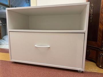 mobile bianco
