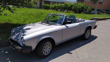 Fiat Pininfarina 124 Spider 1983