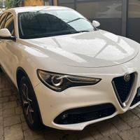Alfa Romeo Stelvio con motore guasto