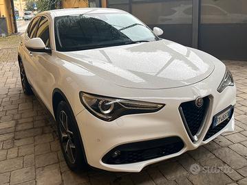 Alfa Romeo Stelvio con motore guasto